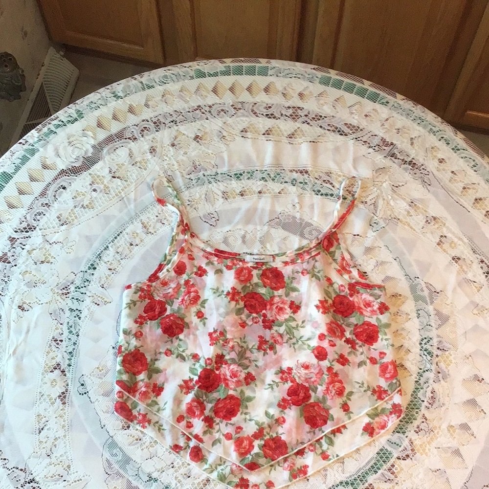 Top/flowers/spaghetti strap